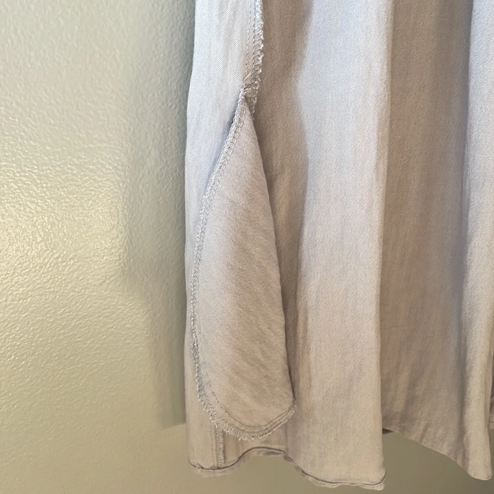 Beautiful off the shoulder top - Picture 6 of 8